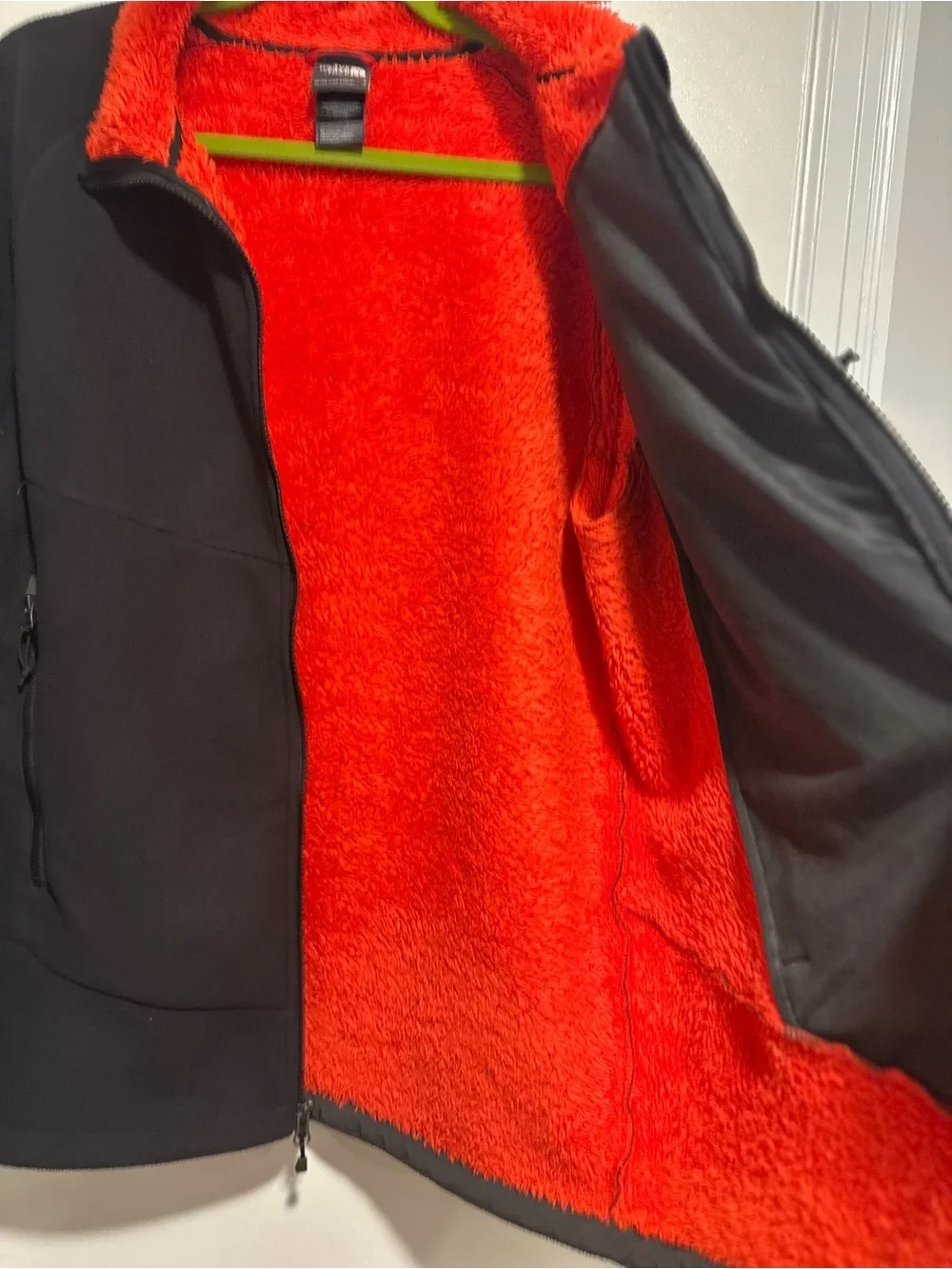 The North Face Jacket Sz:L Black Full Zip Chimborazo Fleece Red Sherpa Lined.